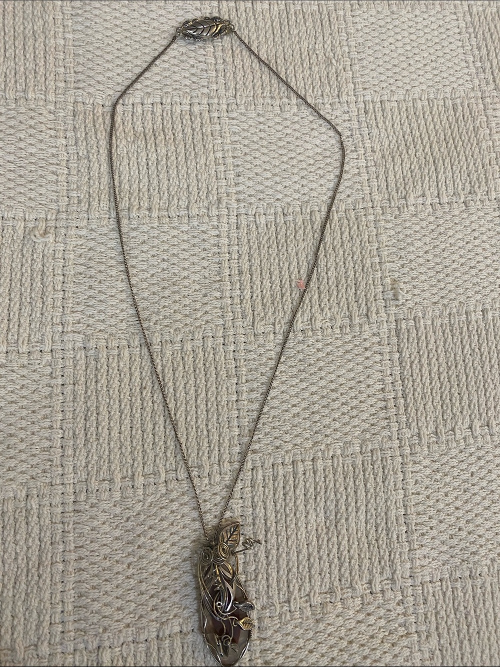 Source Unknown Silver-Tone Leaf & Floral Pendant Necklace